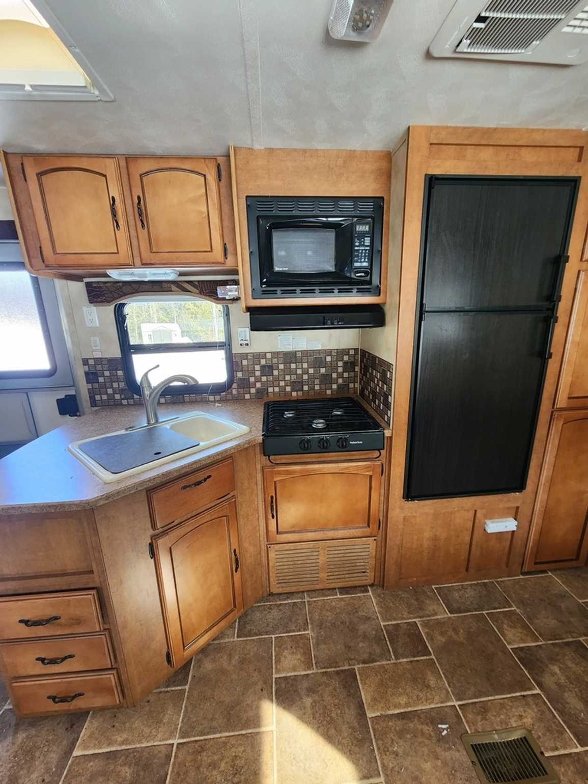 parkside-travel-trailer-1 parkside-travel-trailer-1